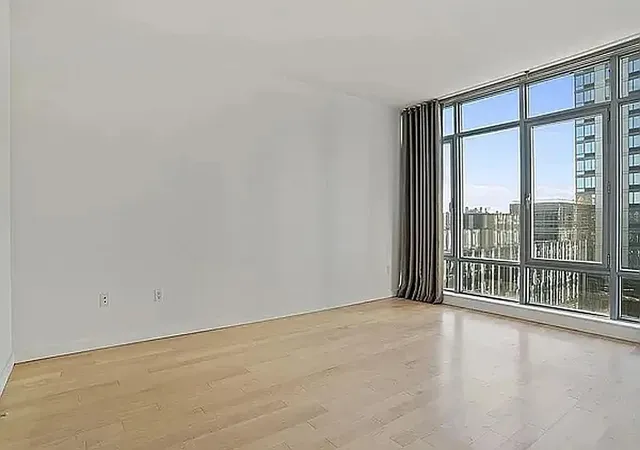 Photo 4 of House for sale at 1 Northside Piers #5-B, Brooklyn, NY 11249 | MLS# RLS20069916 | Listing updated on 2026-05-28