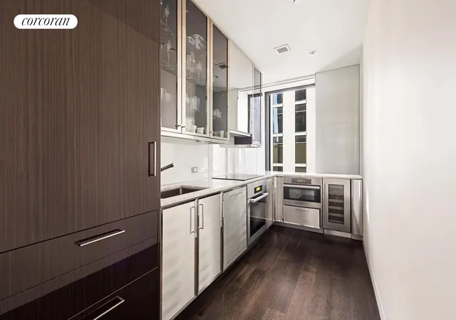 Photo 4 of House for sale at 20 W 53rd Street #20C, New York City, NY 10103 | MLS# RLS20069928 | Listing updated on 2026-07-08