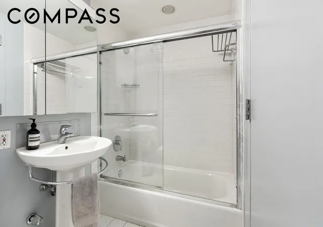 Homes for sale in New York City, NY | 242 E 25th Street, New York City, NY 10010 | Houzeo