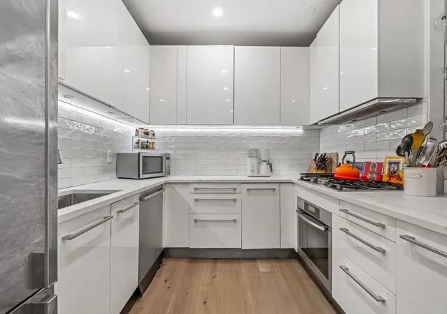 Photo 4 of House for sale at 4 W 21st Street #3-AD, New York, NY 10010 | MLS# RLS20070160 | Listing updated on 2026-04-19