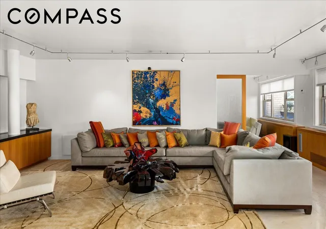 2nd image of 245 E 87Th St, New York City, NY 10128
