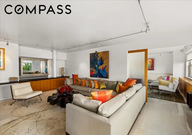 3rd image of 245 E 87Th St, New York City, NY 10128