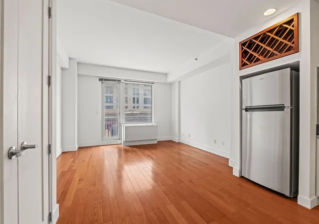 Photo 3 of House for sale at 44-27 Purves St #4-E, Long Island City, NY 11101 | MLS# RLS20070322 | Listing updated on 2026-06-14