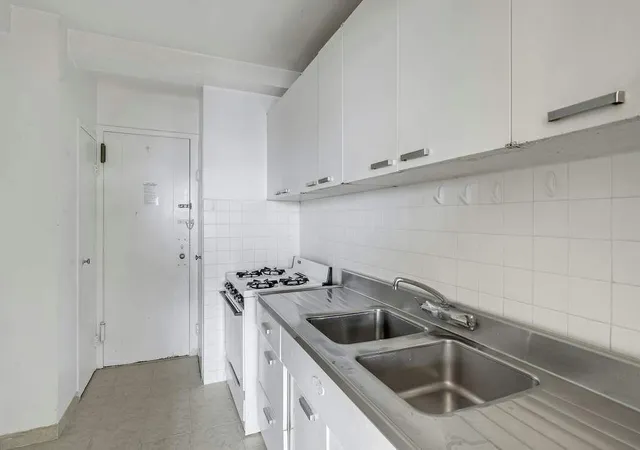 5th image of 1 Fordham Hill Oval #12C, Bronx, NY 10468 | MLS# RLS20070342