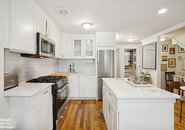 Photo 1 of Single family home for sale at 189 Cornelia St, Brooklyn, NY 11221 | MLS# RLS20070377 | Listing updated on 2026-03-30