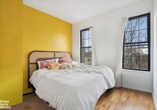 Photo 4 of Single family home for sale at 189 Cornelia St, Brooklyn, NY 11221 | MLS# RLS20070377 | Listing updated on 2026-03-30