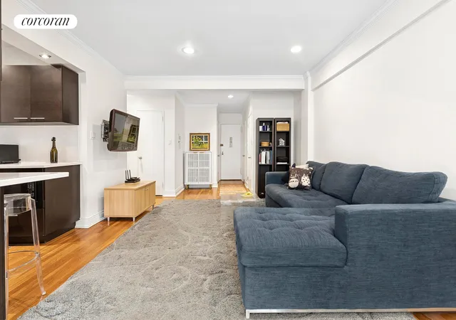 4th image of 30 E 9Th St #3AA, New York, NY 10003 | MLS# RLS20070486