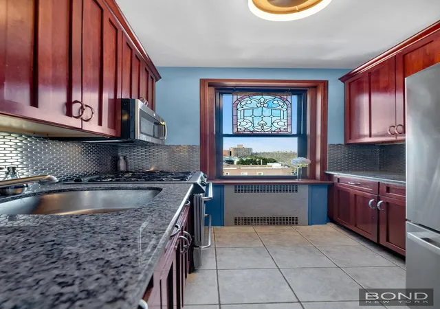 Photo 3 of House for sale at 3321 Bruckner Blvd #5KL, Bronx, NY 10461 | MLS# RLS20070637 | Listing updated on 2026-07-22