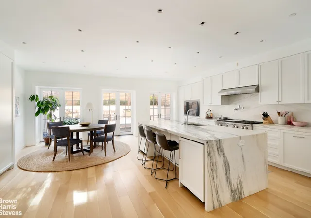Photo 3 of Single family home for sale at 318 W 20th Street, New York, NY 10011 | MLS# RLS20070690 | Listing updated on 2026-03-23