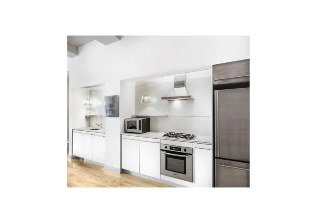 5th image of 15 Broad St, New York City, NY 10005