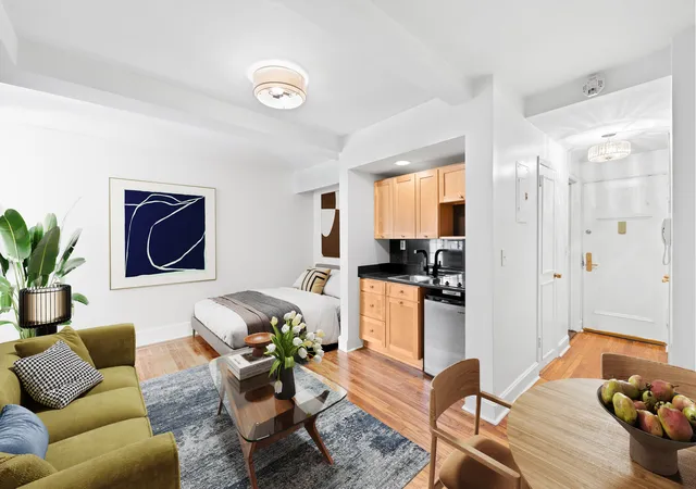 1st image of 25 Tudor City Pl #1009, New York, NY 10017 | MLS# RLS20070918