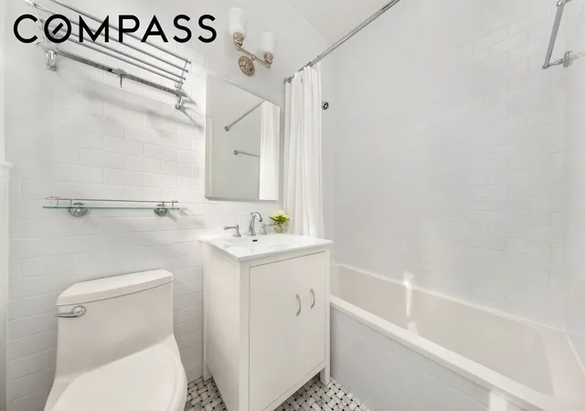 4th image of 929 Park Ave #6C, New York, NY 10028 | MLS# RLS20071042