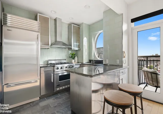 2nd image of 189 Brg St, Brooklyn, NY 11201