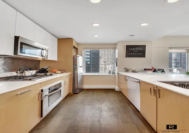 5th image of 211 E 51St St #12-D, New York City, NY 10022 | MLS# RLS20071177