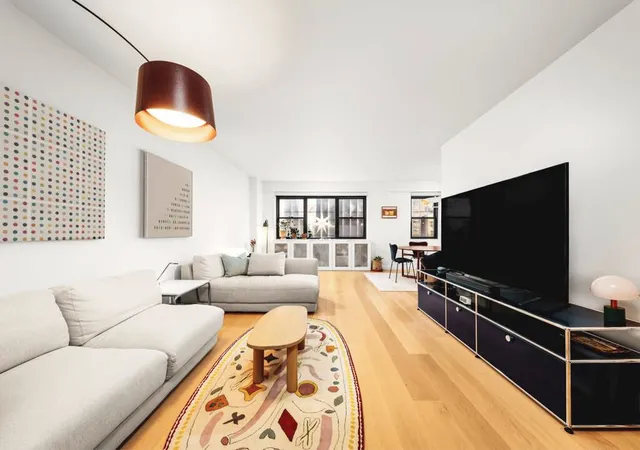 1st image of 176 E 77Th St, New York City, NY 10075
