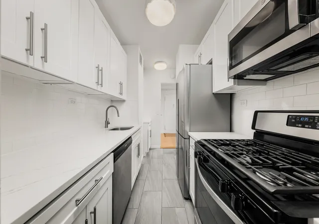 3rd image of 176 E 77Th St, New York City, NY 10075