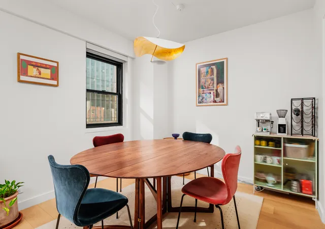 4th image of 176 E 77Th St, New York City, NY 10075