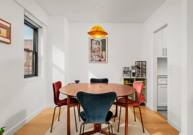 5th image of 176 E 77Th St, New York City, NY 10075