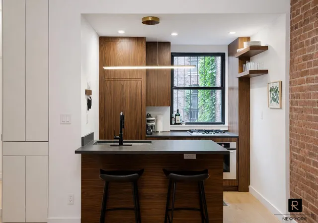 Photo 3 of Sale Pending at 41 Jane St #2-B, New York, NY 10014 | MLS# RLS20071207 | Listing updated on 2026-06-10