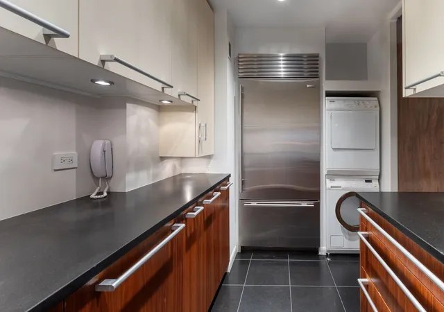 5th image of 641 Fifth Ave, New York City, NY 10022