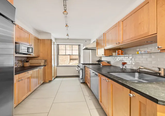 Photo 4 of House for sale at 45 Christopher St #4E, New York, NY 10014 | MLS# RLS20071307 | Listing updated on 2026-07-17