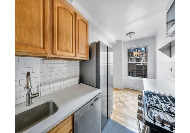 Homes for sale in New York City, NY | 230 W End Ave, New York City, NY 10023