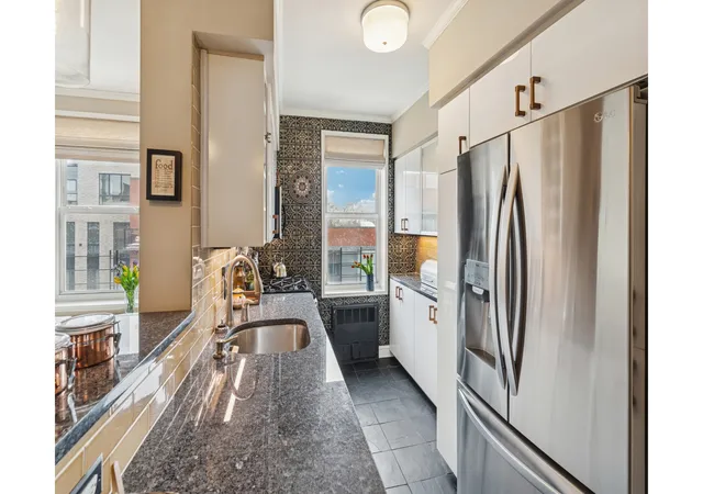 9th image of 616 E 18th St #6G, Brooklyn, NY 11226 | MLS# RLS20071527