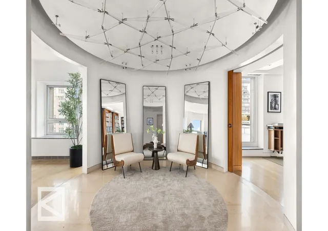 5th image of 500 Park Avenue Tower Condo, New York City, NY 10022