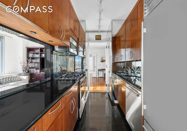 Photo 4 of House for sale at 360 E 88th Street #18D, New York, NY 10128 | MLS# RLS20063278 | Listing updated on 2026-05-31