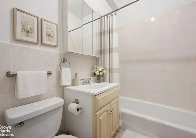 Photo 4 of House for sale at 186 E 2nd Street #5, New York, NY 10009 | MLS# RLS20071735 | Listing updated on 2026-05-31