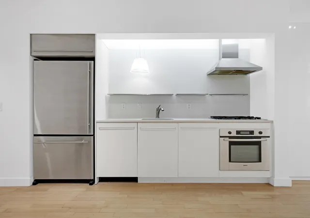 Photo 4 of House for sale at 15 Broad St #822, New York, NY 10005 | MLS# RLS20071776 | Listing updated on 2026-05-29