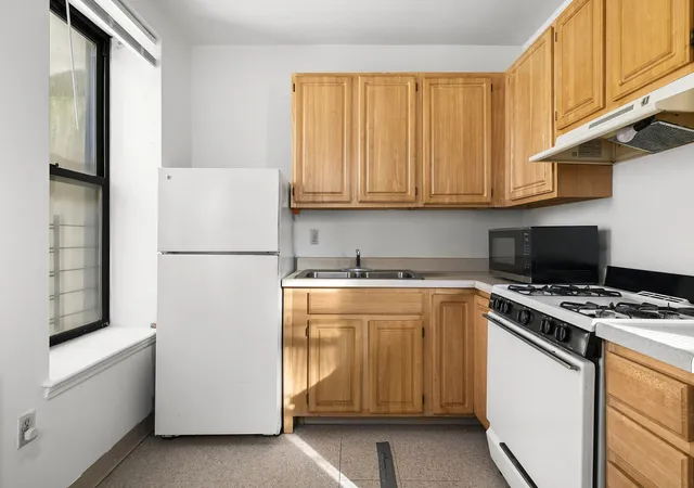 Photo 3 of Sale Pending at 101 W 115th Street #2C, New York, NY 10026 | MLS# RLS20071852 | Listing updated on 2026-06-28