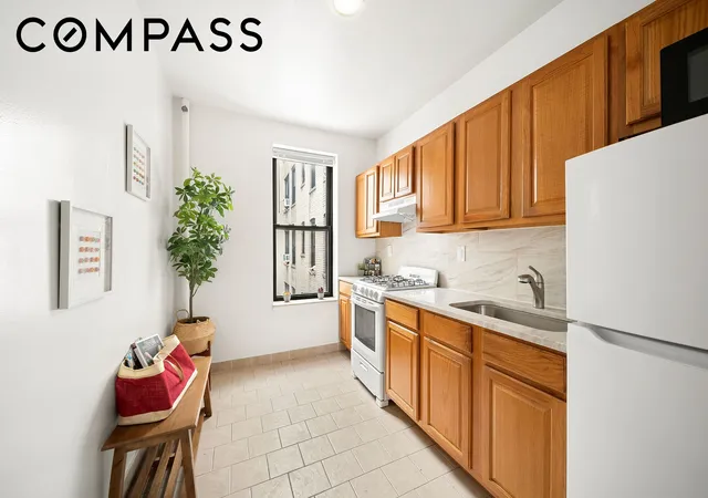 2nd image of 325 Marine Ave #D10, Brooklyn, NY 11209 | MLS# RLS20071864