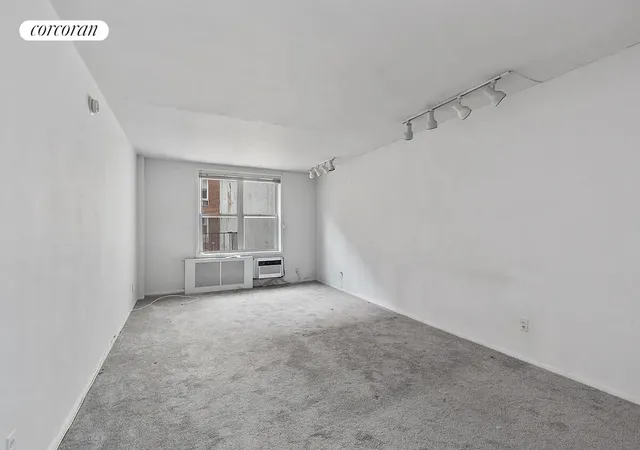 Photo 4 of House for sale at 25 W 13th Street #3EN, New York, NY 10011 | MLS# RLS20071870 | Listing updated on 2026-04-17