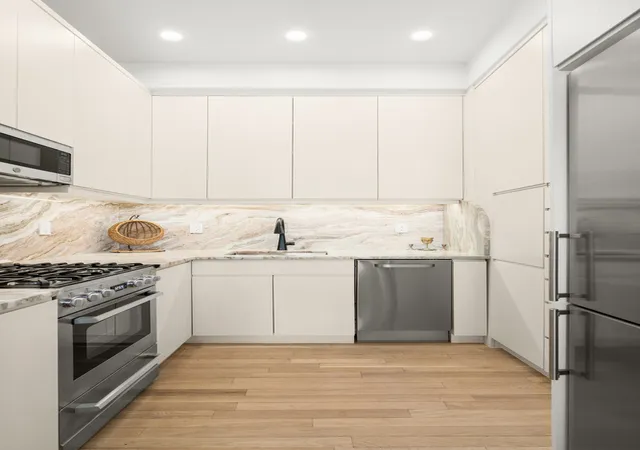 Photo 3 of House for sale at 425 Park Ave S #20A, New York, NY 10016 | MLS# RLS20072090 | Listing updated on 2026-05-19