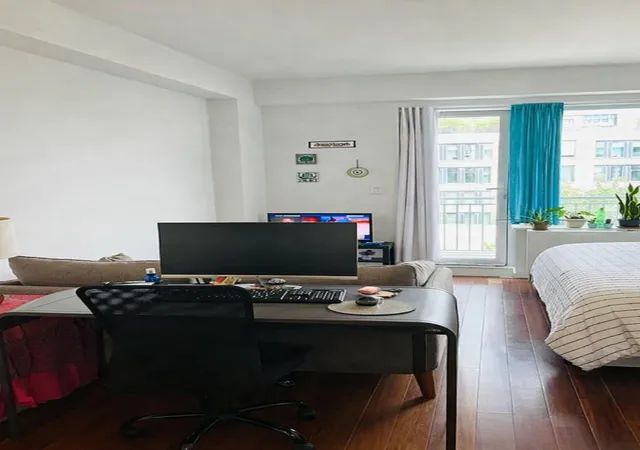 Photo 3 of House for sale at 44-27 Purves St #7-E, Long Island City, NY 11101 | MLS# RLS20072111 | Listing updated on 2026-04-20