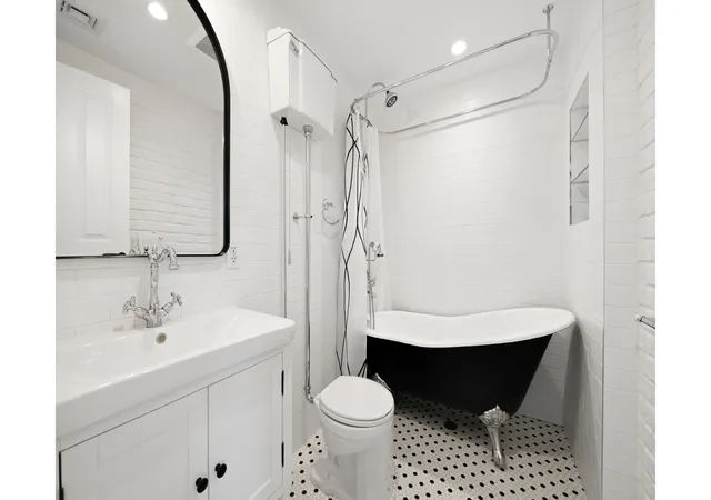Photo 4 of Townhouse for sale at 577 Madison St #2A, Brooklyn, NY 11221 | MLS# RLS20072134 | Listing updated on 2026-03-01