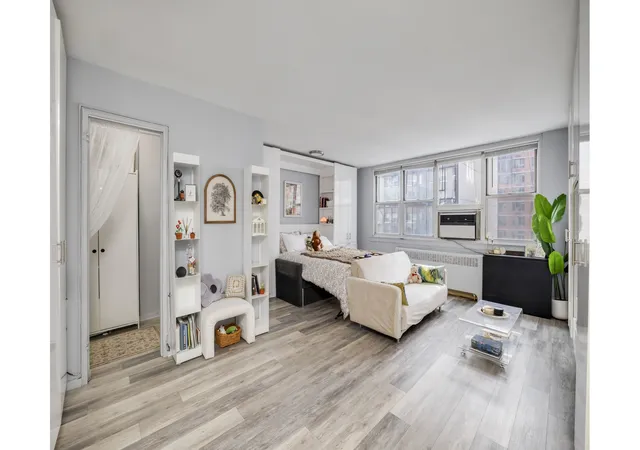 1st image of 240 E 35Th St #10J, New York City, NY 10016 | MLS# RLS20072178