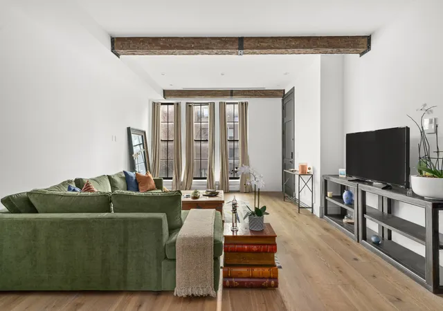 Photo 3 of Sale Pending at 135 Sackett St #2, Brooklyn, NY 11231 | MLS# RLS20072192 | Listing updated on 2026-05-05