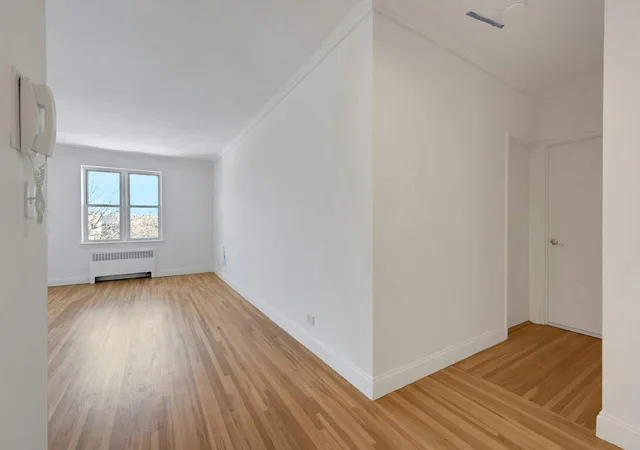 4th image of 640 W 231St St #7E, Bronx, NY 10463 | MLS# RLS20072302
