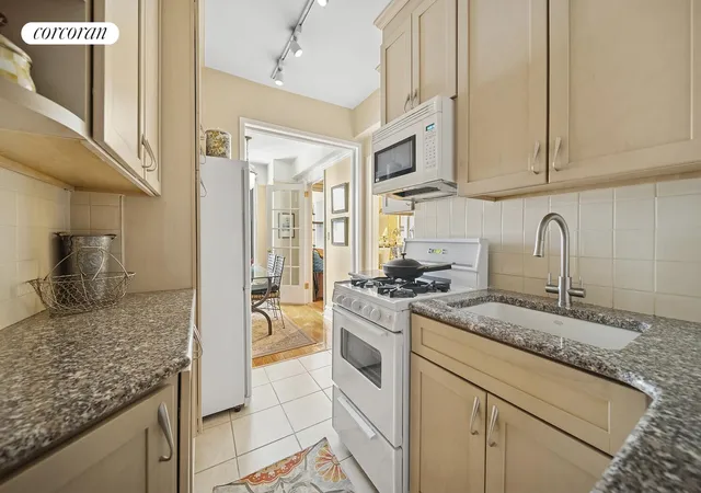 4th image of 308 E 79Th St, New York City, NY 10075