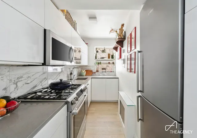 Homes for sale in New York City, NY | 321 E 45Th St, New York City, NY 10017