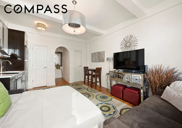 Photo 3 of Sale Pending at 20 W 72nd Street #1600, New York, NY 10023 | MLS# RLS20070705 | Listing updated on 2026-07-22