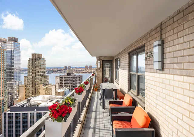 Photo 4 of House for sale at 140 W End Ave #27C, New York, NY 10023 | MLS# RLS20072469 | Listing updated on 2026-05-01
