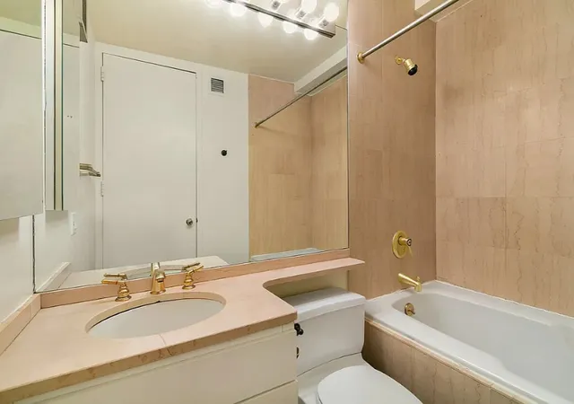 Photo 4 of House for sale at 21 S End Ave #436, New York, NY 10280 | MLS# RLS20072631 | Listing updated on 2026-02-19