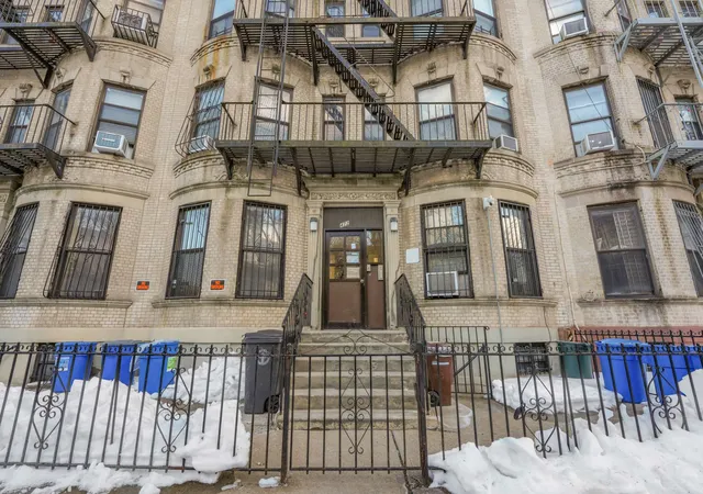 2nd image of 472 Bainbridge St, New York City, NY 11233