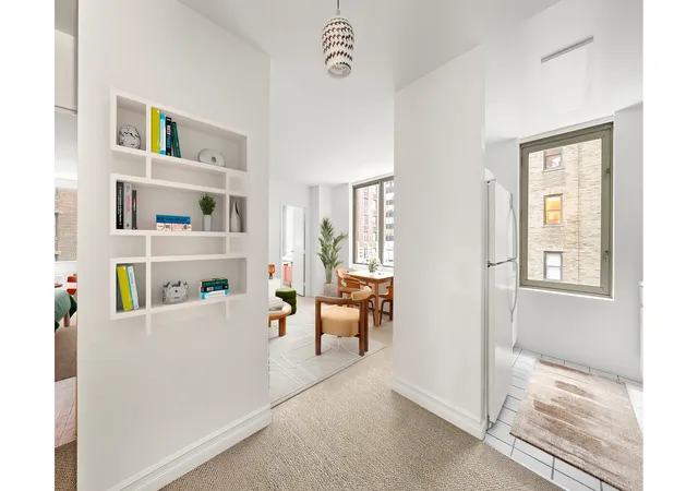 5th image of 145 E 48Th St #5C5D, New York City, NY 10017 | MLS# RLS20072734