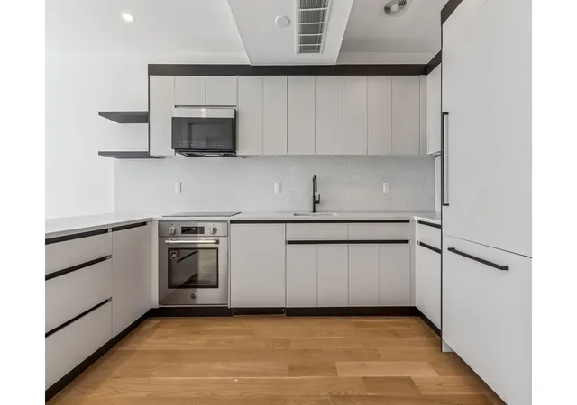 3rd image of 197 Pulaski St #PENTHOUSE, Brooklyn, NY 11206 | MLS# RLS20072776
