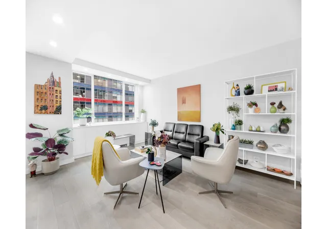 2nd image of 245 E 54Th St, New York City, NY 10022