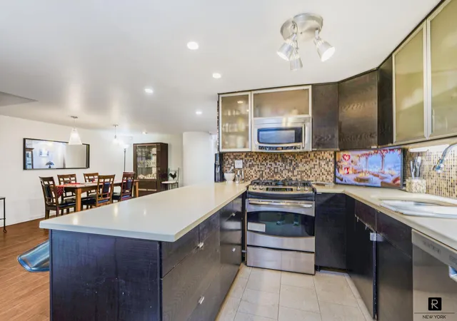 Homes for sale in New York City, NY | 10 Bay Street Lndg #1-D, New York City, NY 10301 | MLS# RLS20073037